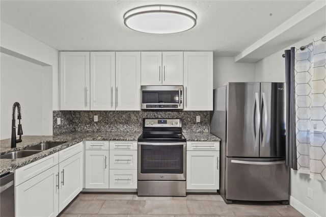 5618 ASHTON LAKE DRIVE 5618, Sarasota, FL 34231