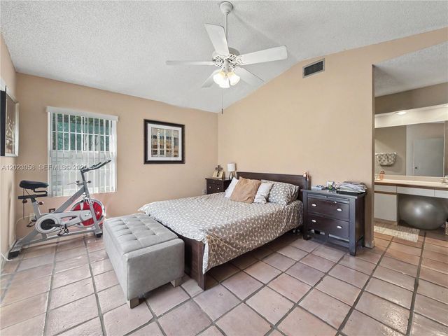 14609 SW 143rd Place Cir, Miami, FL 33186