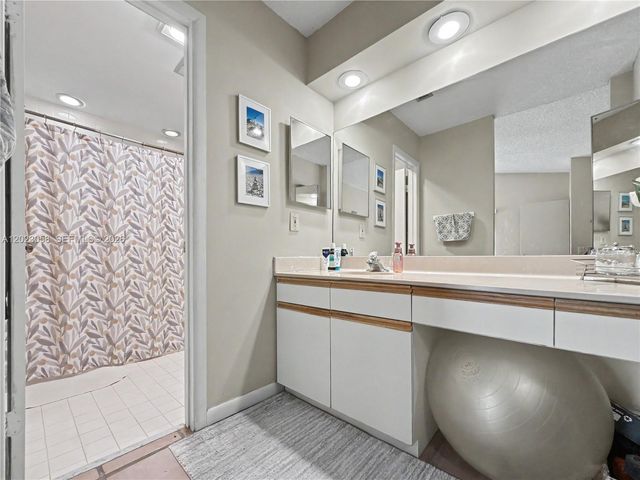 14609 SW 143rd Place Cir, Miami, FL 33186