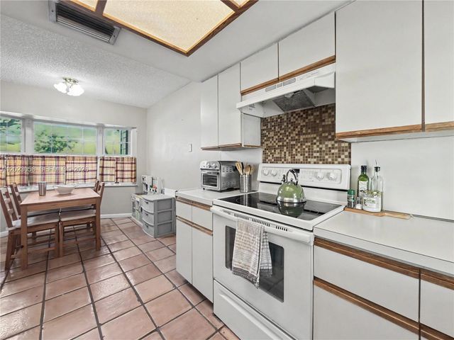 14609 SW 143rd Place Cir, Miami, FL 33186