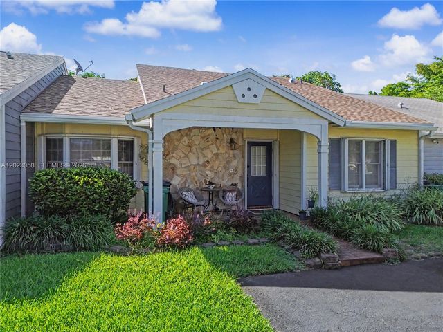 14609 SW 143rd Place Cir, Miami, FL 33186