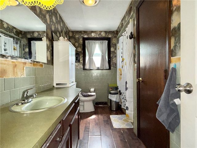 24 Johnson Avenue, Warwick, RI 02886