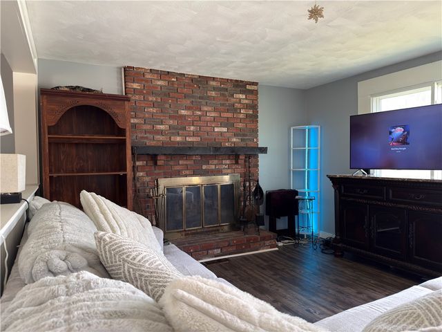 24 Johnson Avenue, Warwick, RI 02886