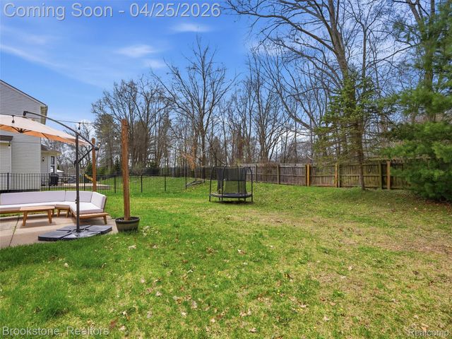 402 Ridgewood Drive, Brandon Charter Township, MI 48462