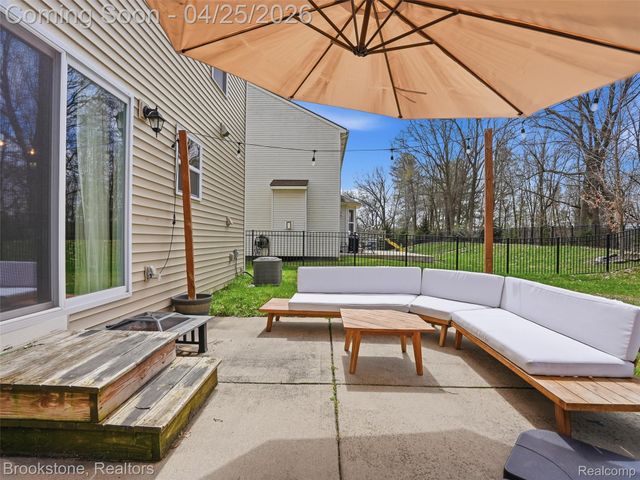 402 Ridgewood Drive, Brandon Charter Township, MI 48462