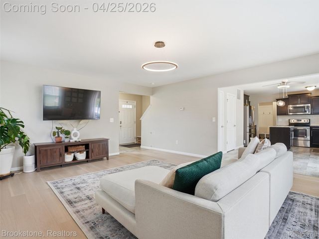 402 Ridgewood Drive, Brandon Charter Township, MI 48462