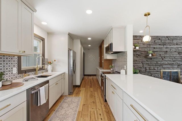 W224N8095 Susan PLACE, Lisbon, WI 53089