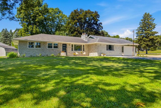 W224N8095 Susan PLACE, Lisbon, WI 53089