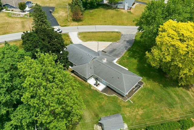 W224N8095 Susan PLACE, Lisbon, WI 53089