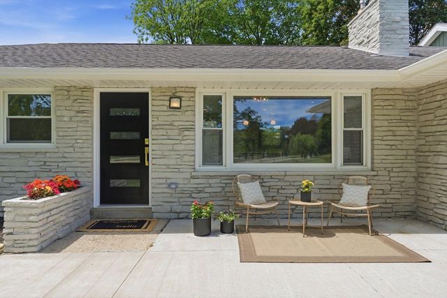 W224N8095 Susan PLACE, Lisbon, WI 53089