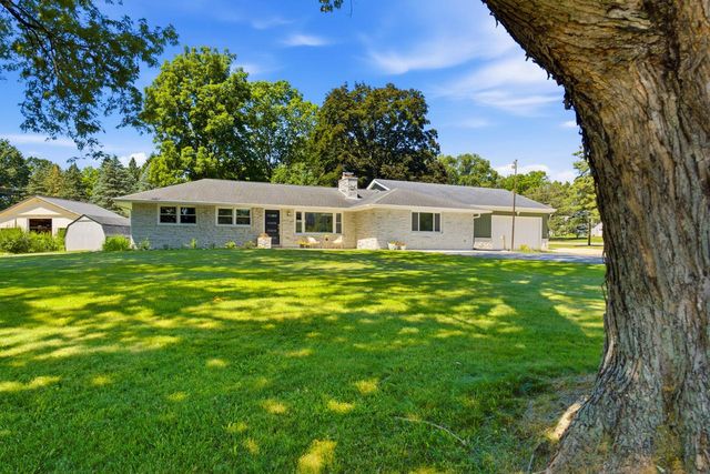 W224N8095 Susan PLACE, Lisbon, WI 53089