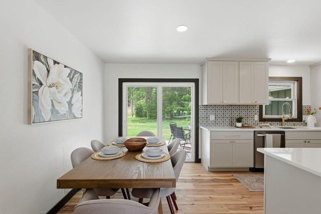 W224N8095 Susan PLACE, Lisbon, WI 53089
