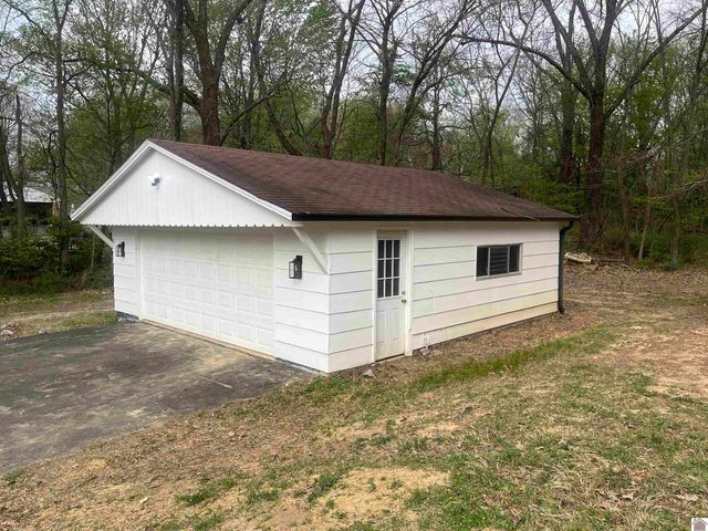 4201 Lovelaceville Rd, Paducah, KY 42001