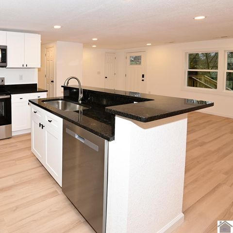 4201 Lovelaceville Rd, Paducah, KY 42001