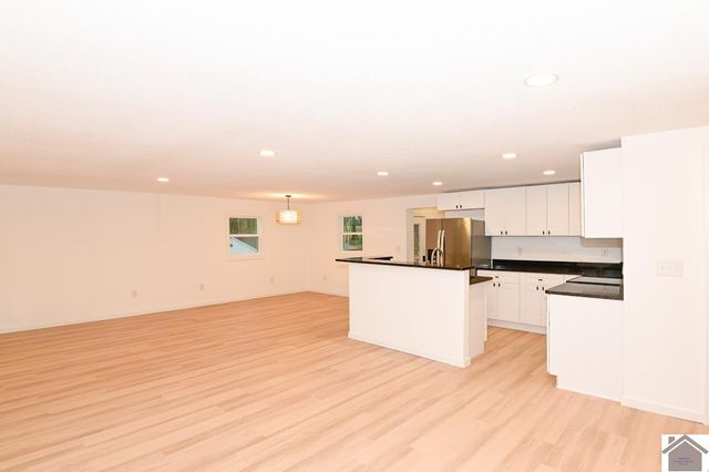 4201 Lovelaceville Rd, Paducah, KY 42001