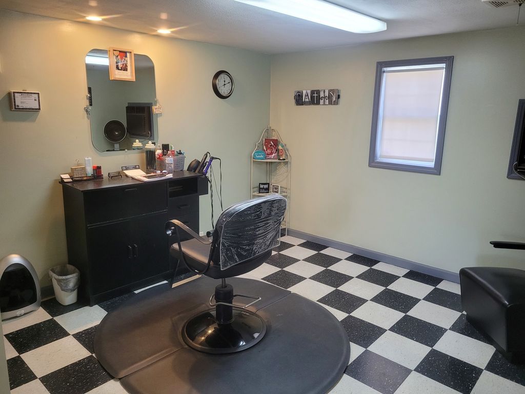 Image 9 of property listing at 105 S 18th Street, Mt Vernon, IL 62864