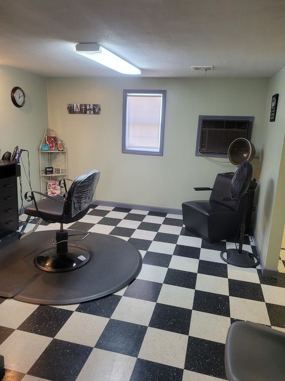 Image 10 of property listing at 105 S 18th Street, Mt Vernon, IL 62864