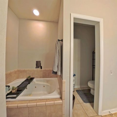 2425 Country Club Drive, Tallahassee, FL 32301
