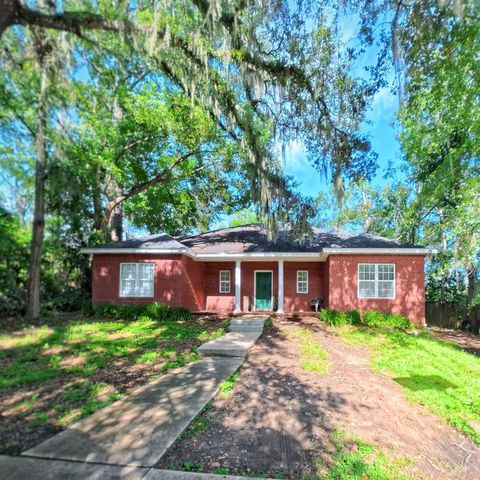 2425 Country Club Drive, Tallahassee, FL 32301