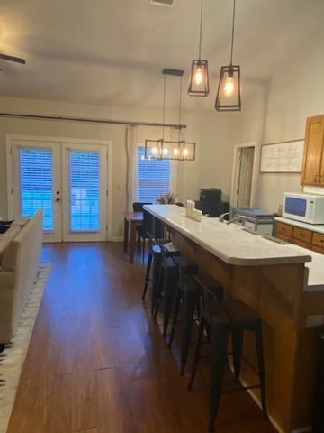 2425 Country Club Drive, Tallahassee, FL 32301