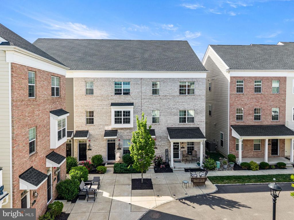 142-B FLEET CT, Bensalem, PA 19020