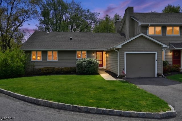 9 Parsons Ct, Mahwah Twp., NJ 07430