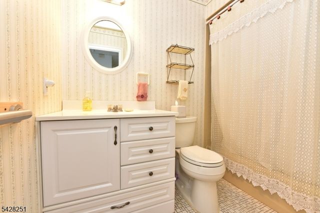 9 Parsons Ct, Mahwah Twp., NJ 07430