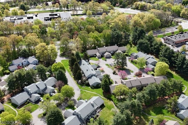 9 Parsons Ct, Mahwah Twp., NJ 07430