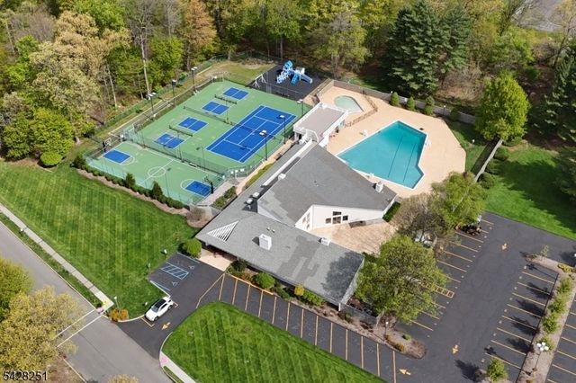 9 Parsons Ct, Mahwah Twp., NJ 07430