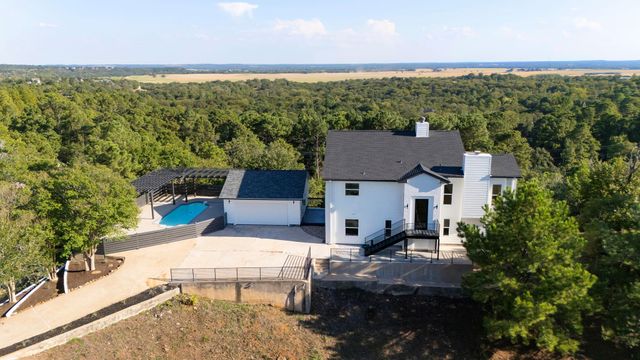 106 Koolua DR, Bastrop, TX 78602