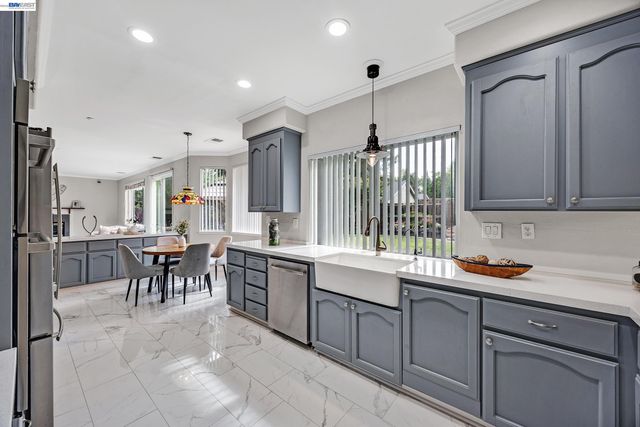 5875 Arlene Way, Livermore, CA 94550