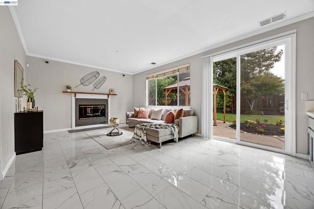 5875 Arlene Way, Livermore, CA 94550