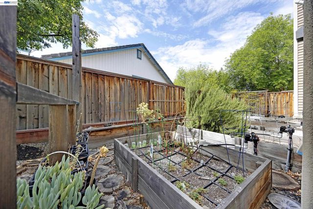 5875 Arlene Way, Livermore, CA 94550