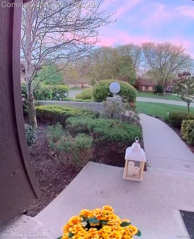 31128 Applewood Lane, Farmington Hills, MI 48331