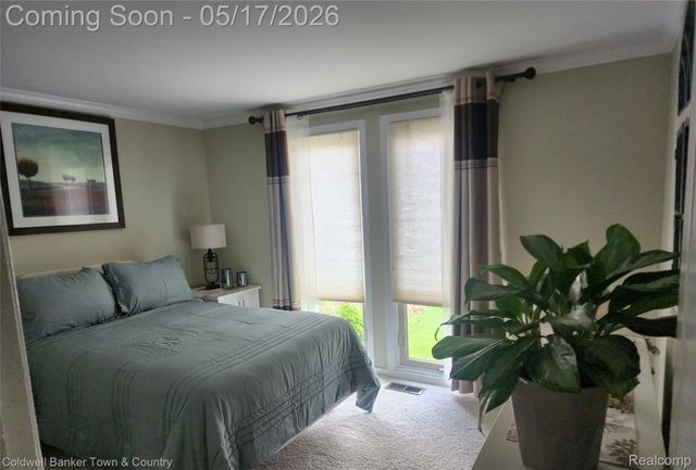 31128 Applewood Lane, Farmington Hills, MI 48331