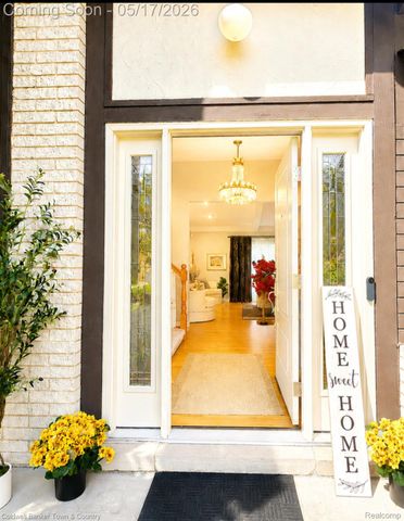 31128 Applewood Lane, Farmington Hills, MI 48331
