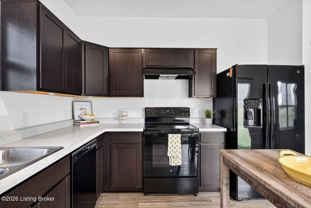16728 Taunton Vale Rd, Louisville, KY 40245