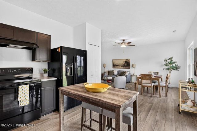 16728 Taunton Vale Rd, Louisville, KY 40245