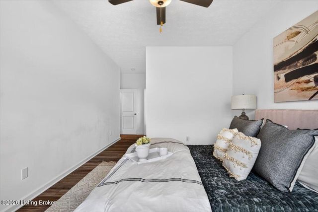16728 Taunton Vale Rd, Louisville, KY 40245