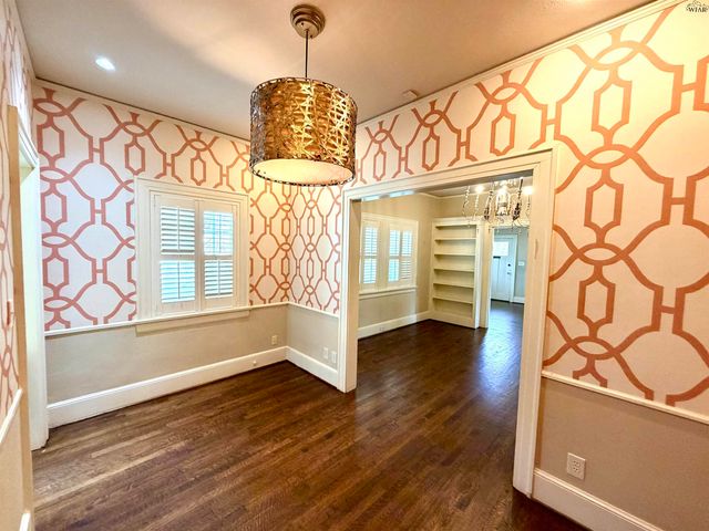 106 PEMBROKE LANE, Wichita Falls, TX 76301