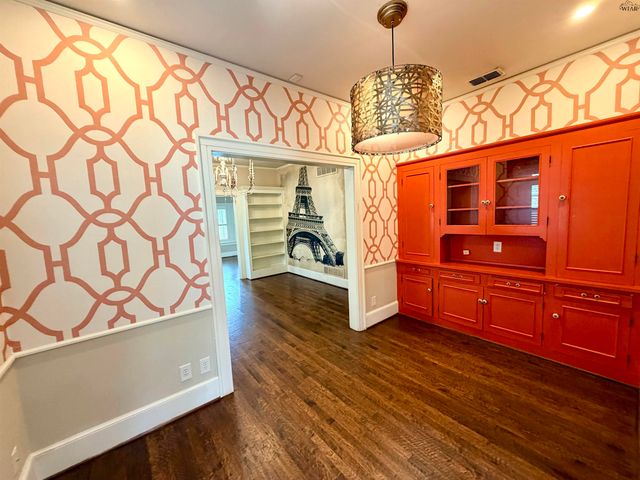 106 PEMBROKE LANE, Wichita Falls, TX 76301