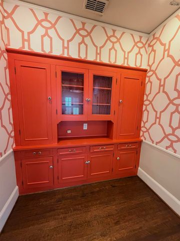 106 PEMBROKE LANE, Wichita Falls, TX 76301