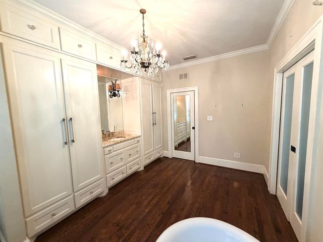 106 PEMBROKE LANE, Wichita Falls, TX 76301