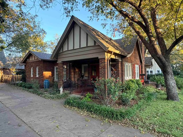 106 PEMBROKE LANE, Wichita Falls, TX 76301