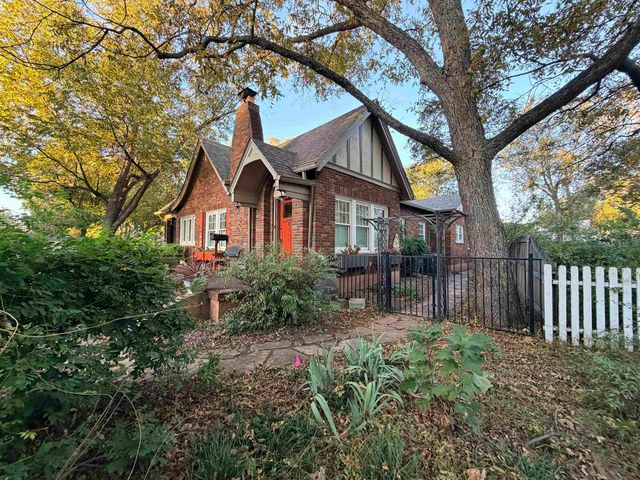 106 PEMBROKE LANE, Wichita Falls, TX 76301