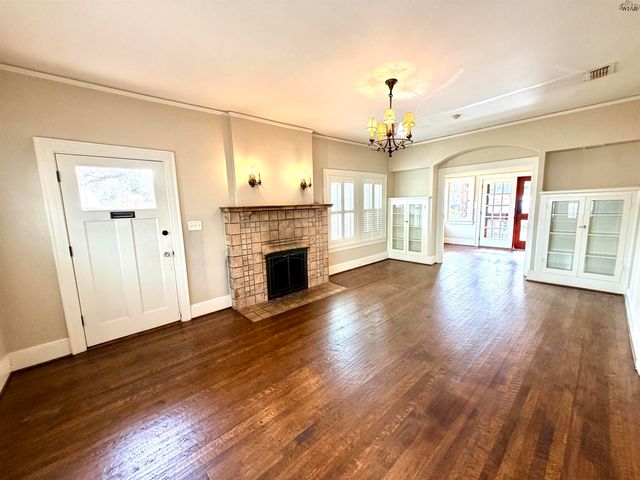 106 PEMBROKE LANE, Wichita Falls, TX 76301