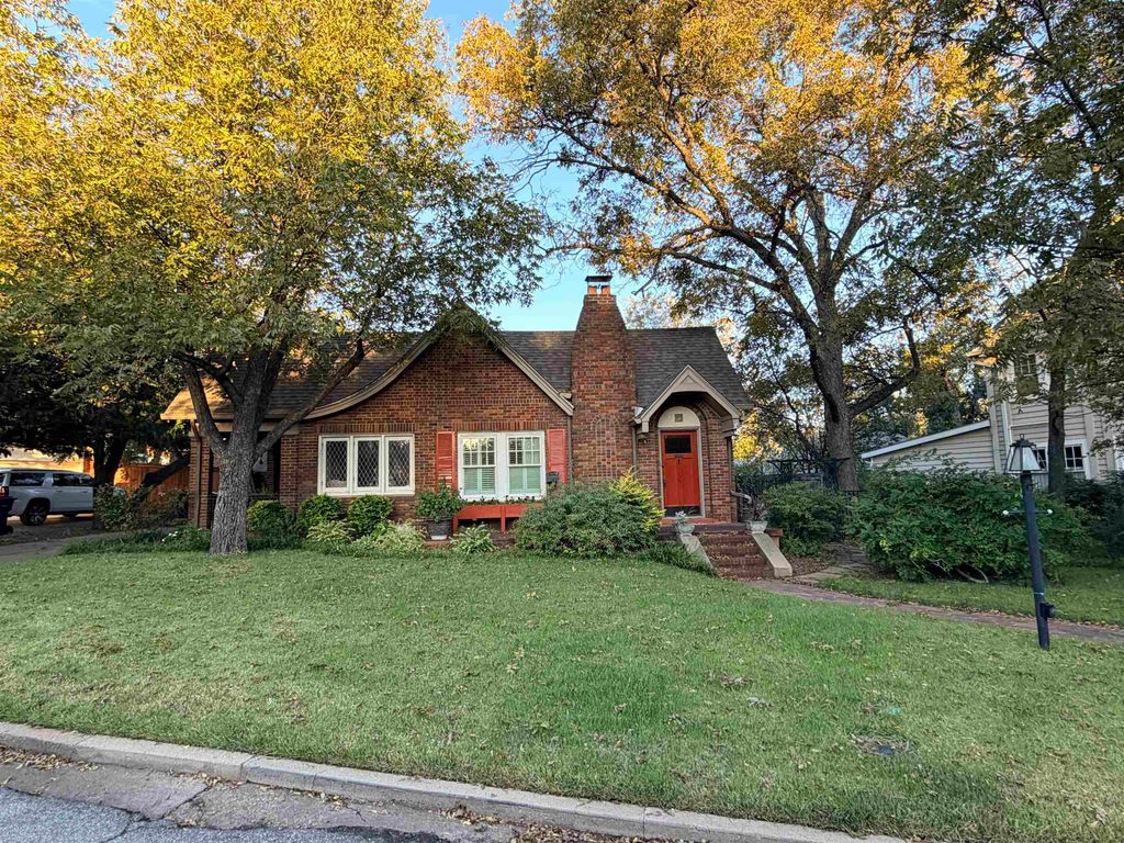 106 PEMBROKE LANE, Wichita Falls, TX 76301