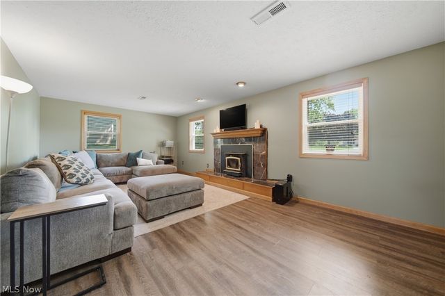 11205 Merrimack Avenue NW, Hartville, OH 44632