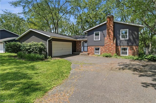 11205 Merrimack Avenue NW, Hartville, OH 44632