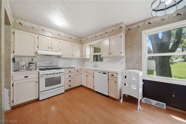 11205 Merrimack Avenue NW, Hartville, OH 44632